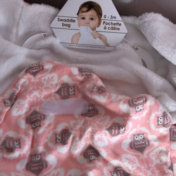 Blankets and Beyond Pink Owl Set of 4 Items - Picture 14 of 16